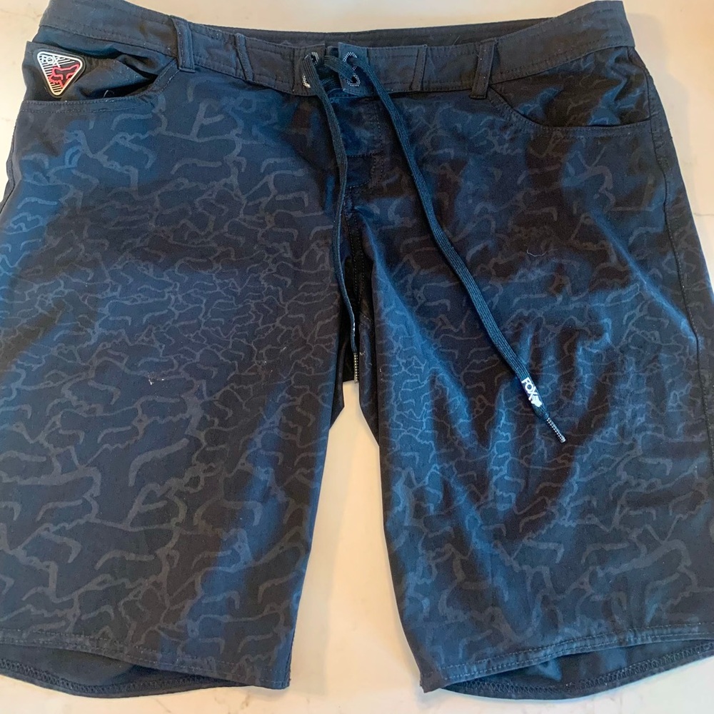 Fox Women's black Patterned Swim Board Shorts